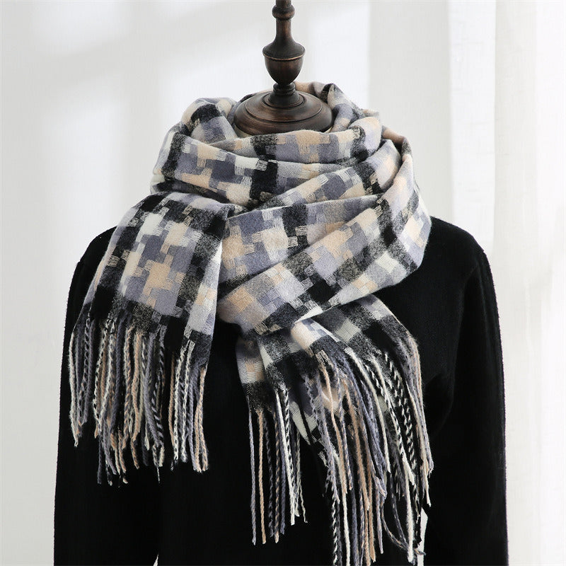 2021 New checked scarf for women in winter; medium length tassel shawl; fashionable street cashmere warm scarf for men